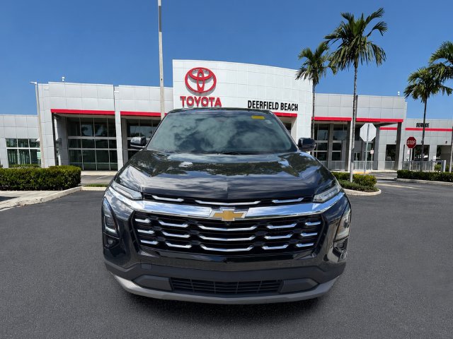Used 2025 Chevrolet Equinox LT w/ Safety and Technology Package FWD image 2