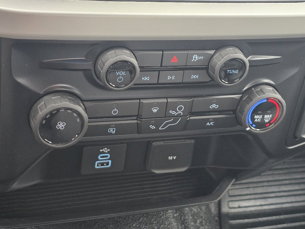 New 2025 Ford F250 XL w/ FX4 Off-Road Package image 15