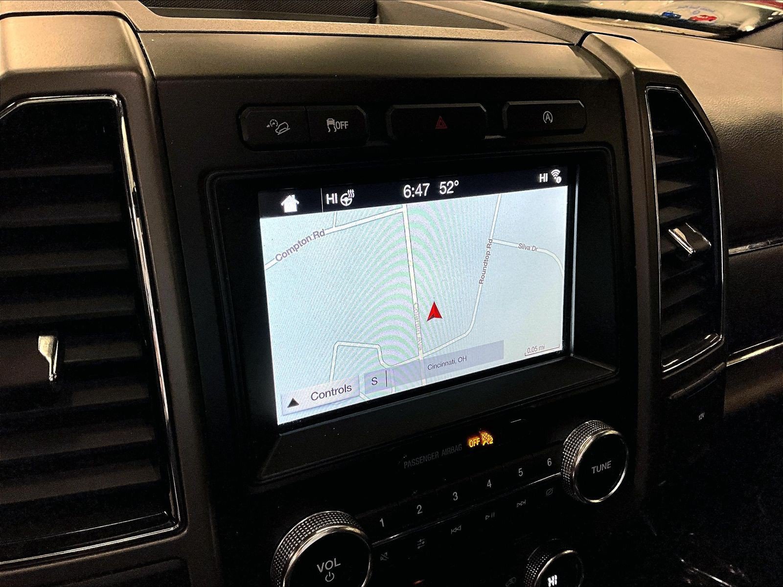 Used 2018 Ford Expedition Max XLT w/ Equipment Group 202A AWD/4WD image 14
