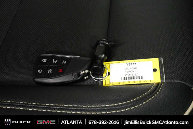 Used 2023 GMC Yukon SLT w/ SLT Premium Package image 41