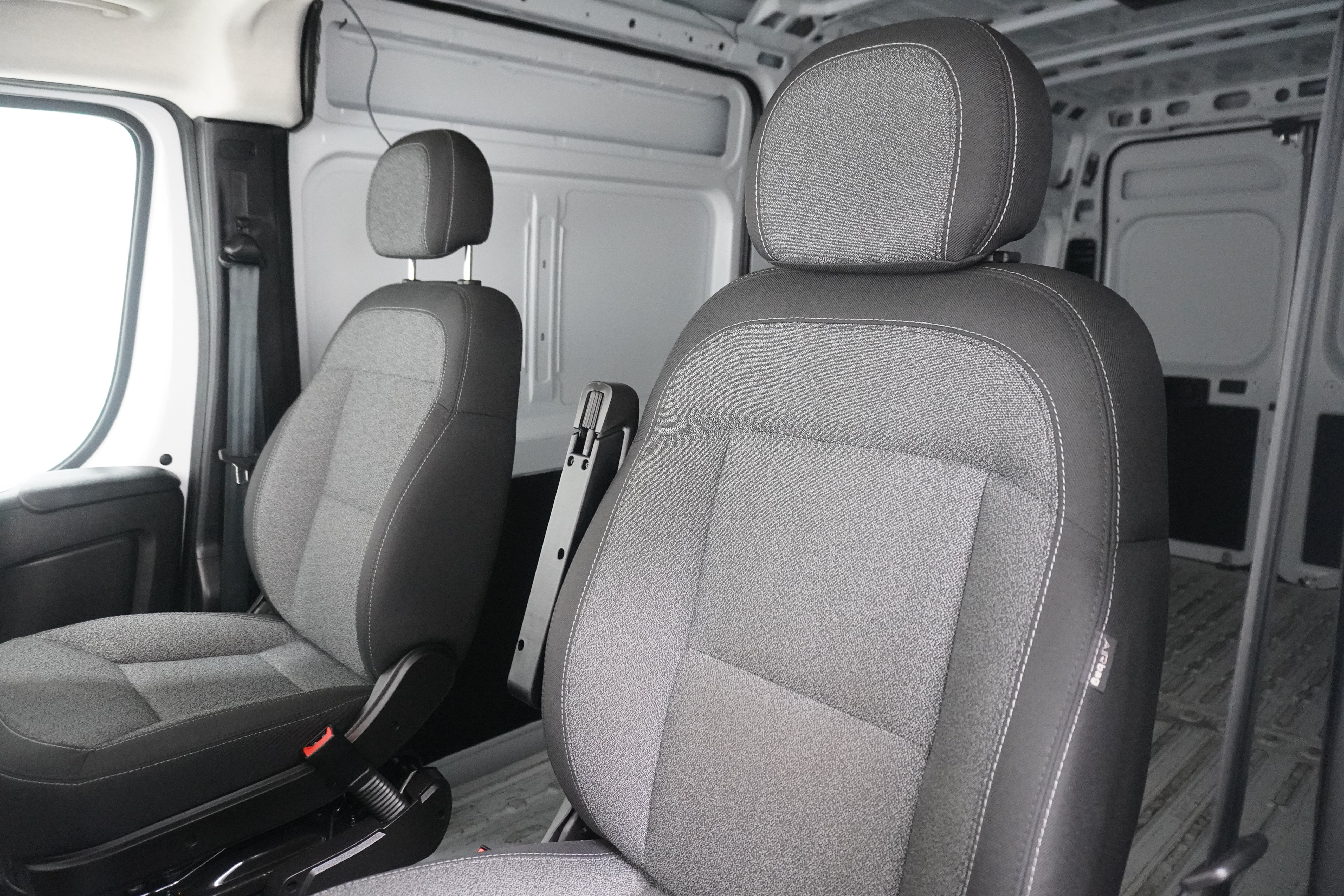 Used 2023 RAM ProMaster 2500 w/ Premium Appearance Group FWD image 9
