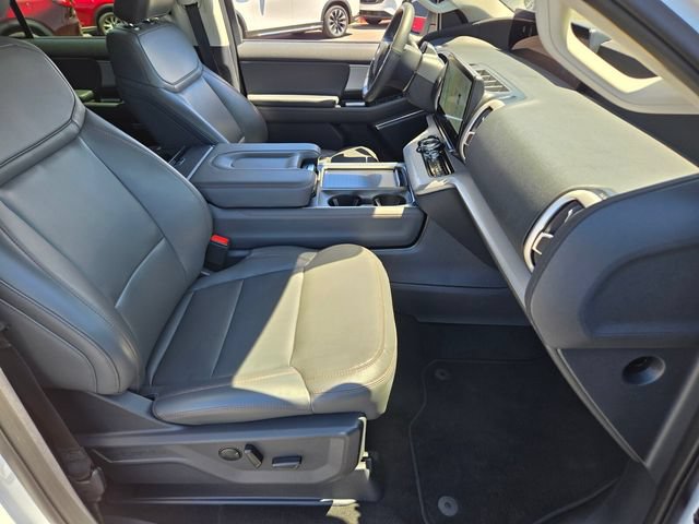 Used 2025 Ford Expedition Active AWD/4WD image 16