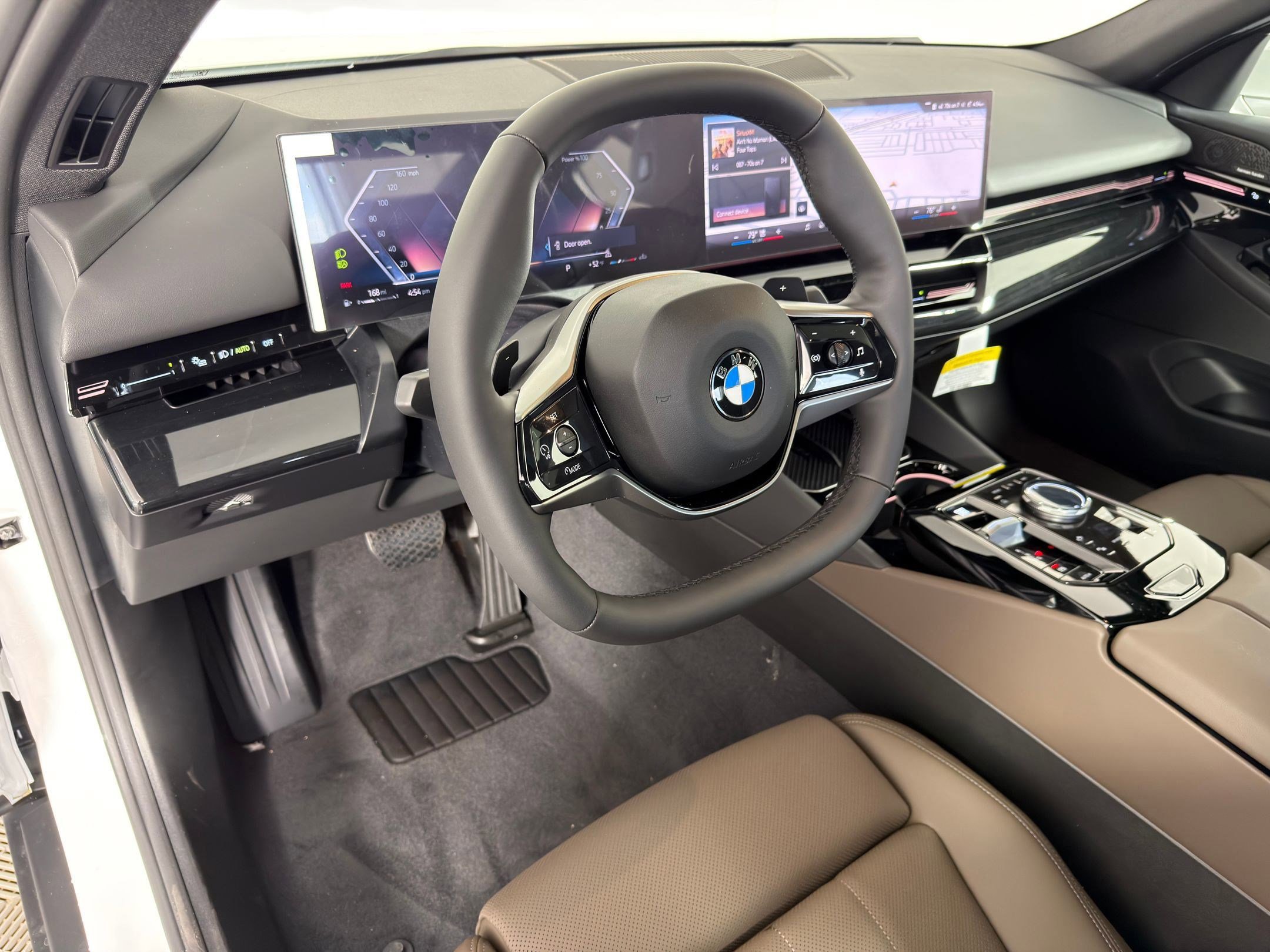 Used 2026 BMW 530i w/ Convenience Package RWD image 4