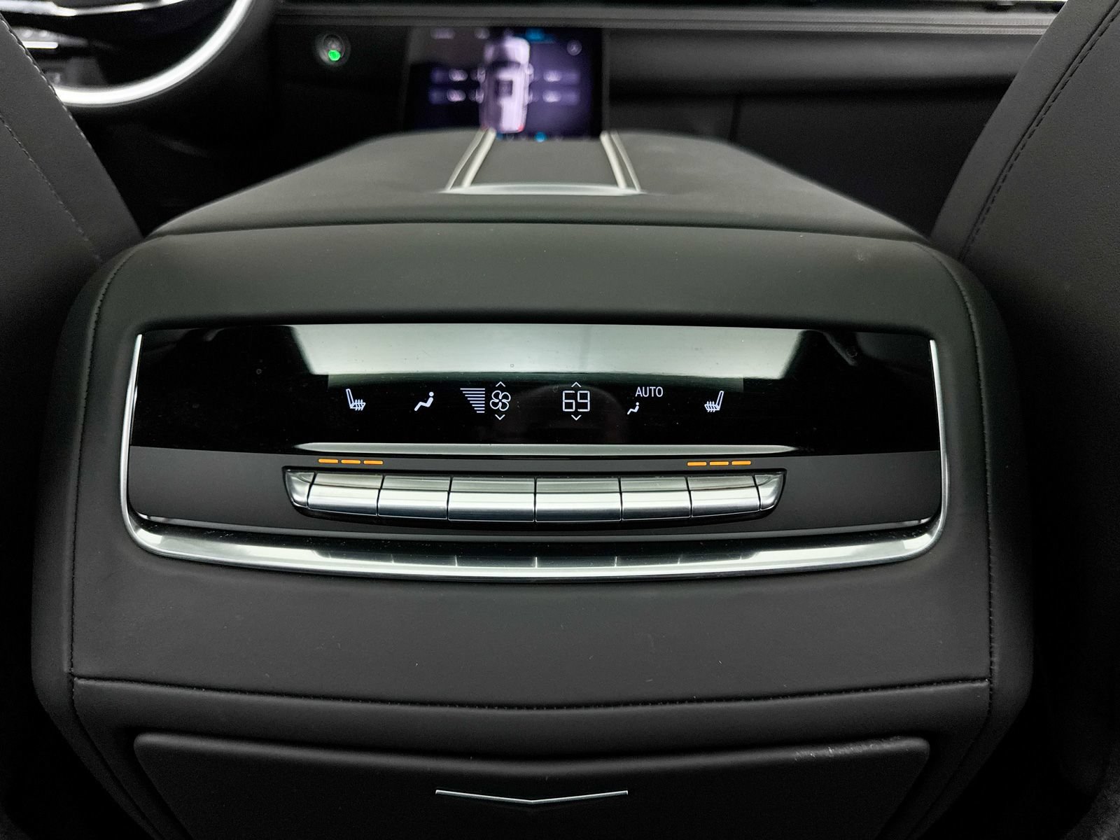 Used 2025 Cadillac Escalade Sport Platinum w/ LPO, ONYX Package AWD/4WD image 35