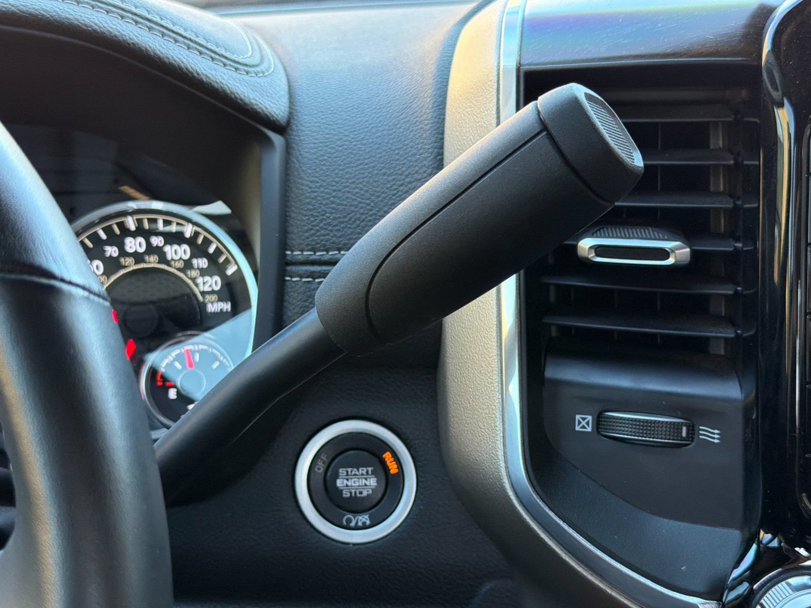 Used 2024 RAM 3500 Laramie w/ Towing Technology Group AWD/4WD image 20