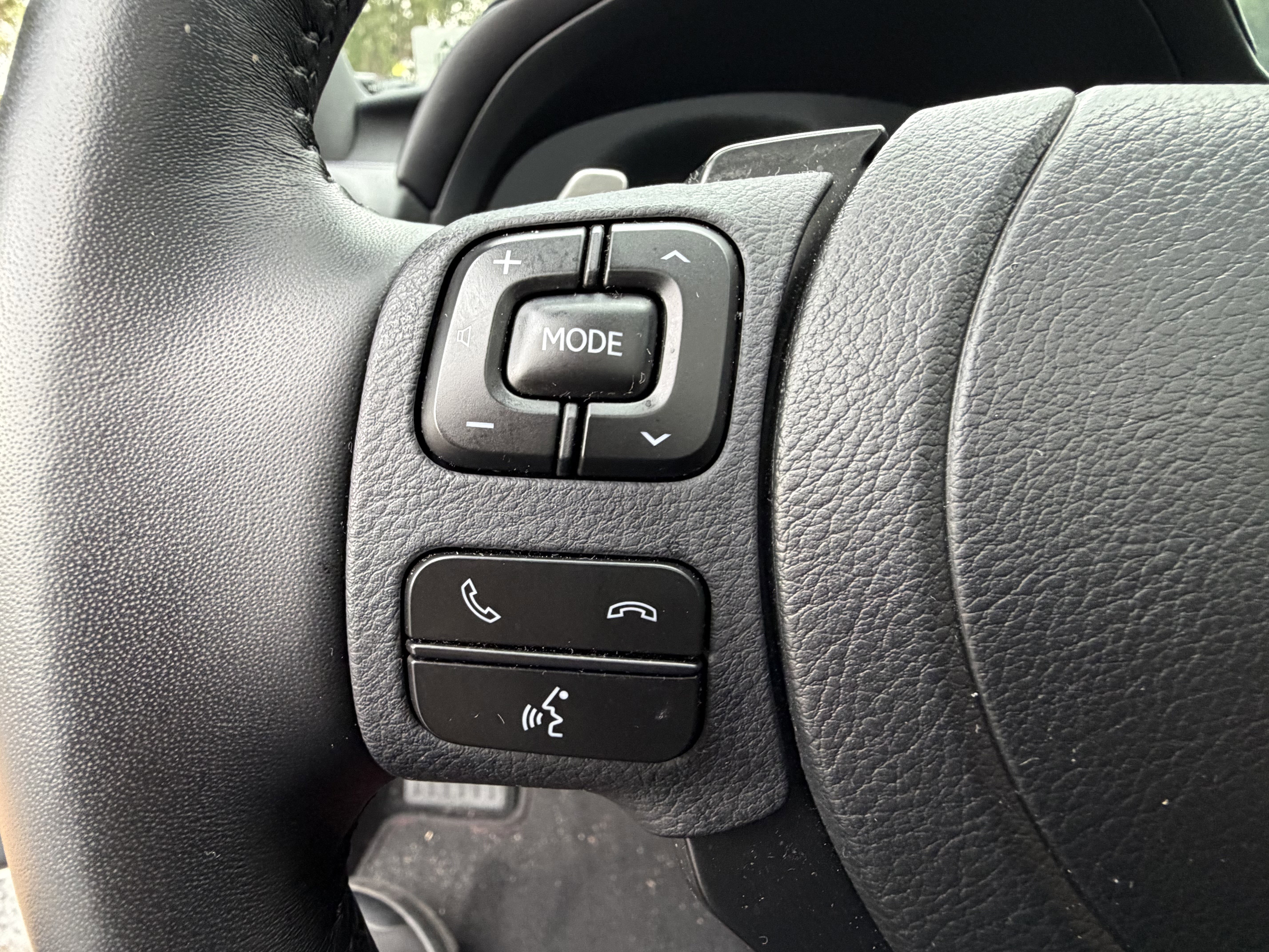 Used 2024 Lexus IS 350 F Sport RWD image 19