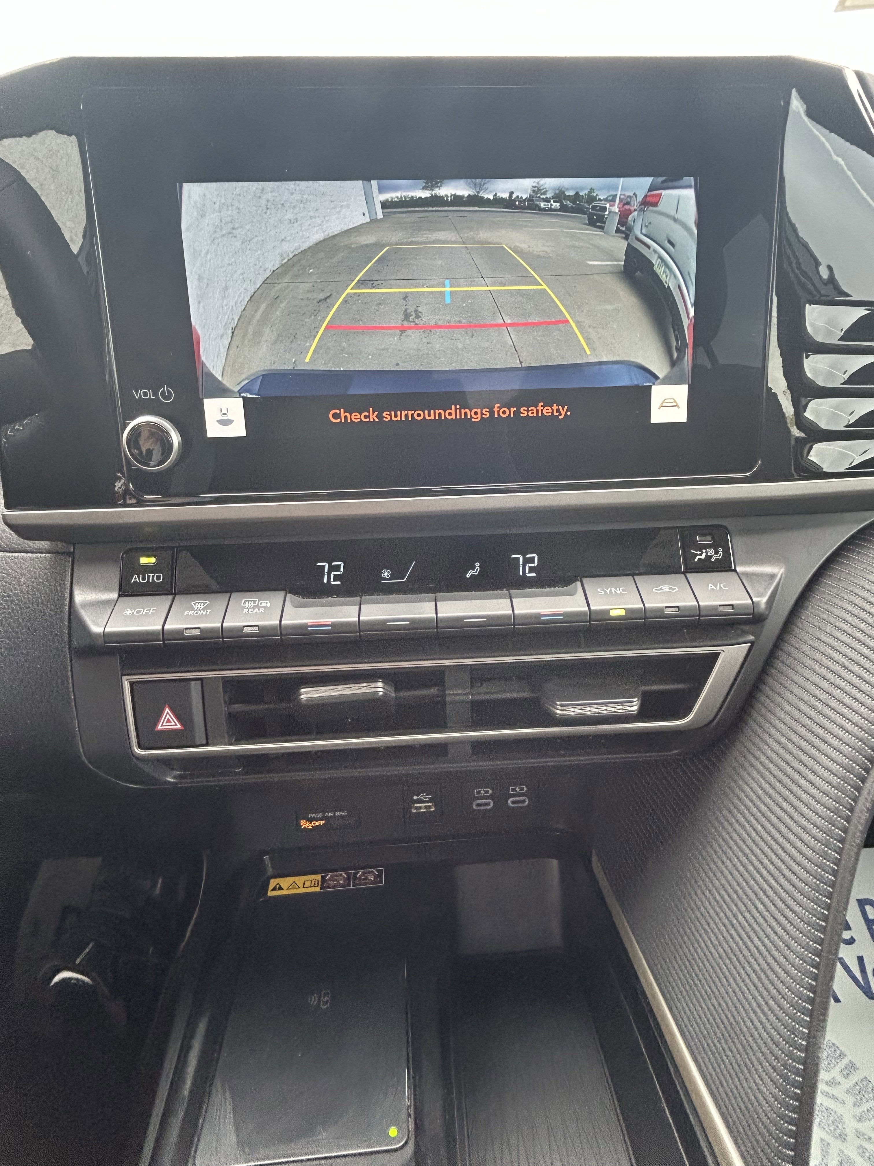 Used 2025 Toyota Camry SE FWD image 29