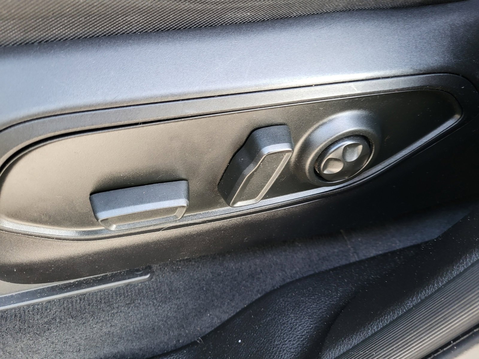 Used 2024 Jeep Grand Cherokee Laredo X w/ Luxury Tech Group I image 15