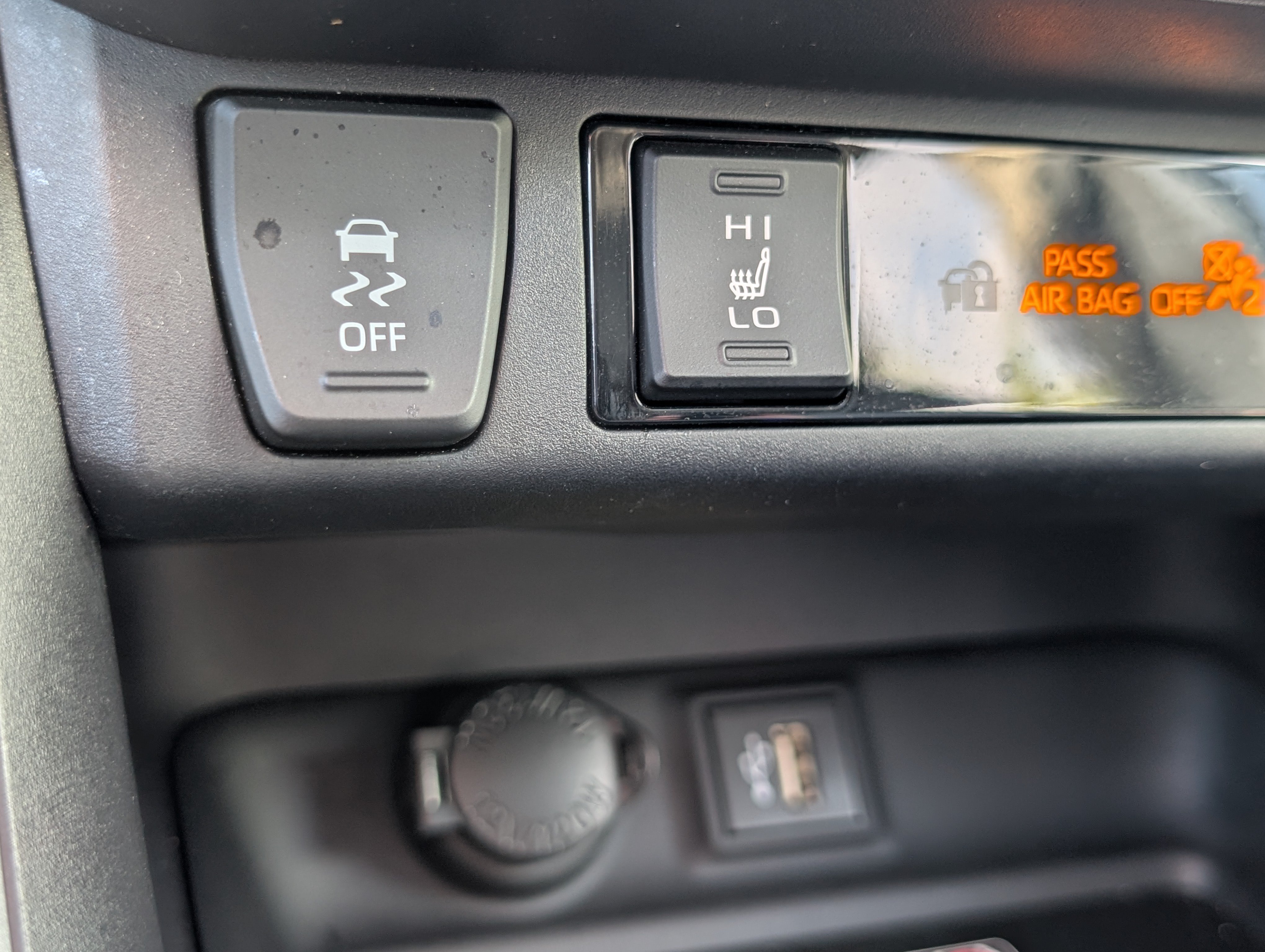 Used 2024 Toyota RAV4 XLE Premium w/ Weather Package AWD/4WD image 27