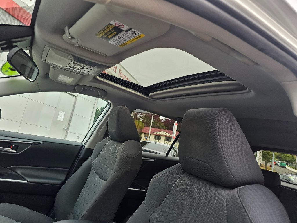 Used 2021 Toyota RAV4 XLE w/ Convenience Package AWD/4WD image 21
