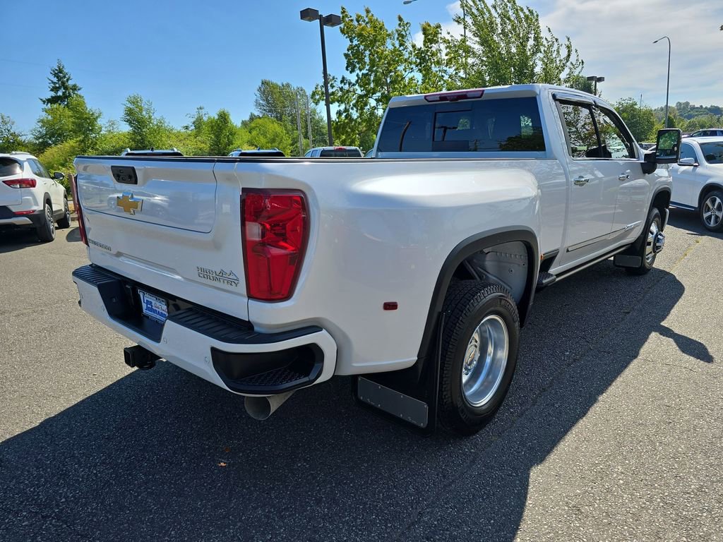 Certified 2025 Chevrolet Silverado 3500 High Country w/ Technology Package image 6