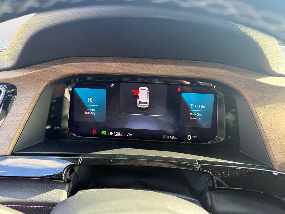 Used 2024 Volkswagen Atlas SE image 14