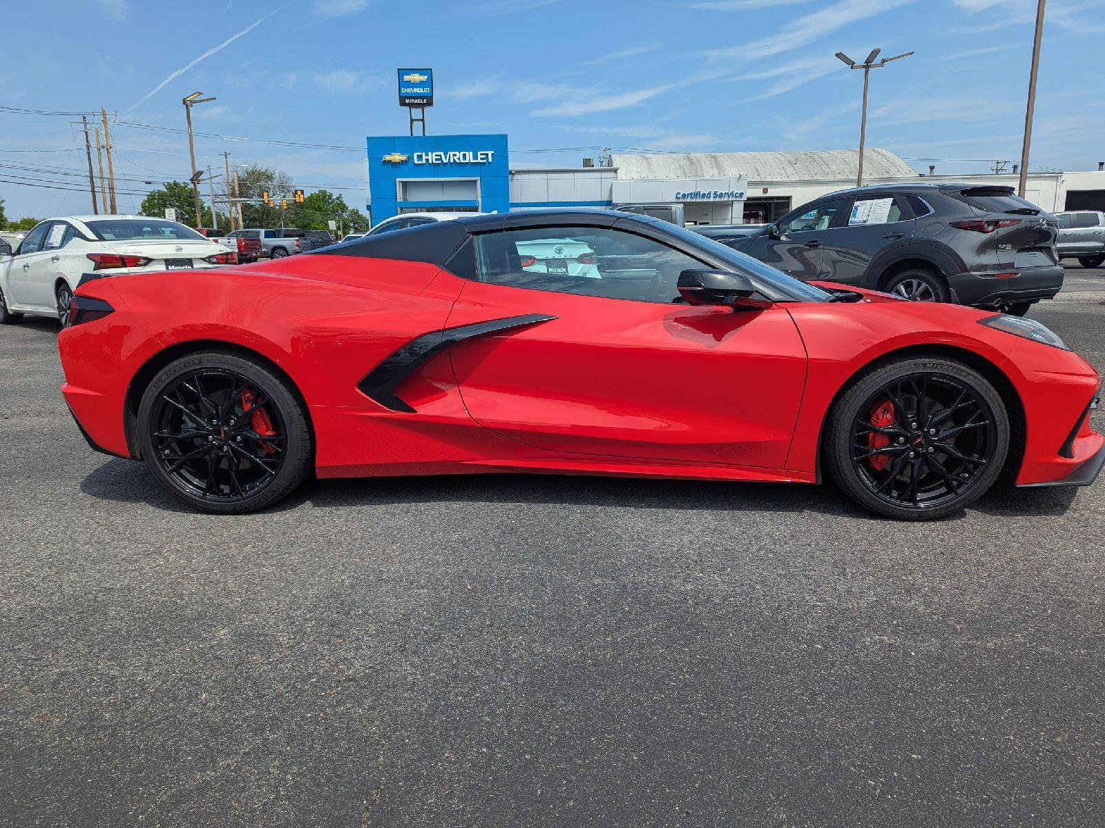 Certified 2025 Chevrolet Corvette Stingray Preferred Conv w/ Stealth Interior Trim Package RWD image 9
