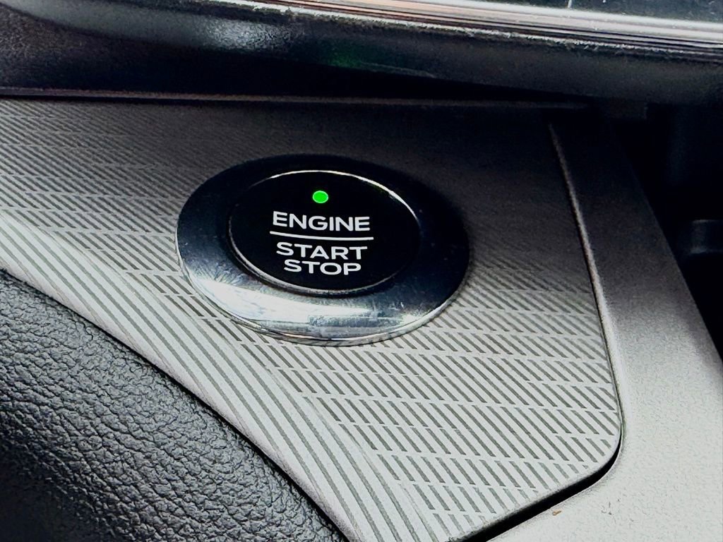 Used 2021 Ford Explorer XLT w/ Equipment Group 202A image 27