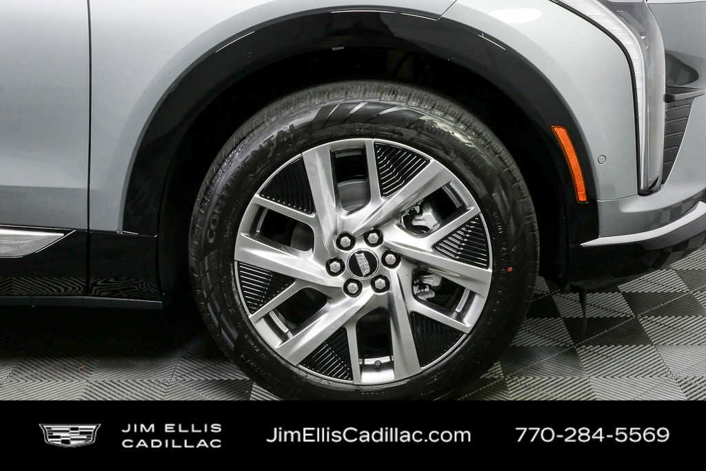 New 2026 Cadillac Optiq Luxury 2 RWD image 39
