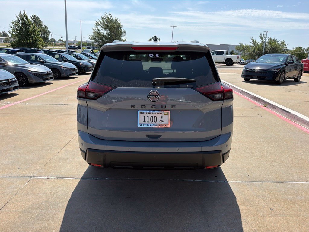 New 2026 Nissan Rogue Dark Armor FWD image 4