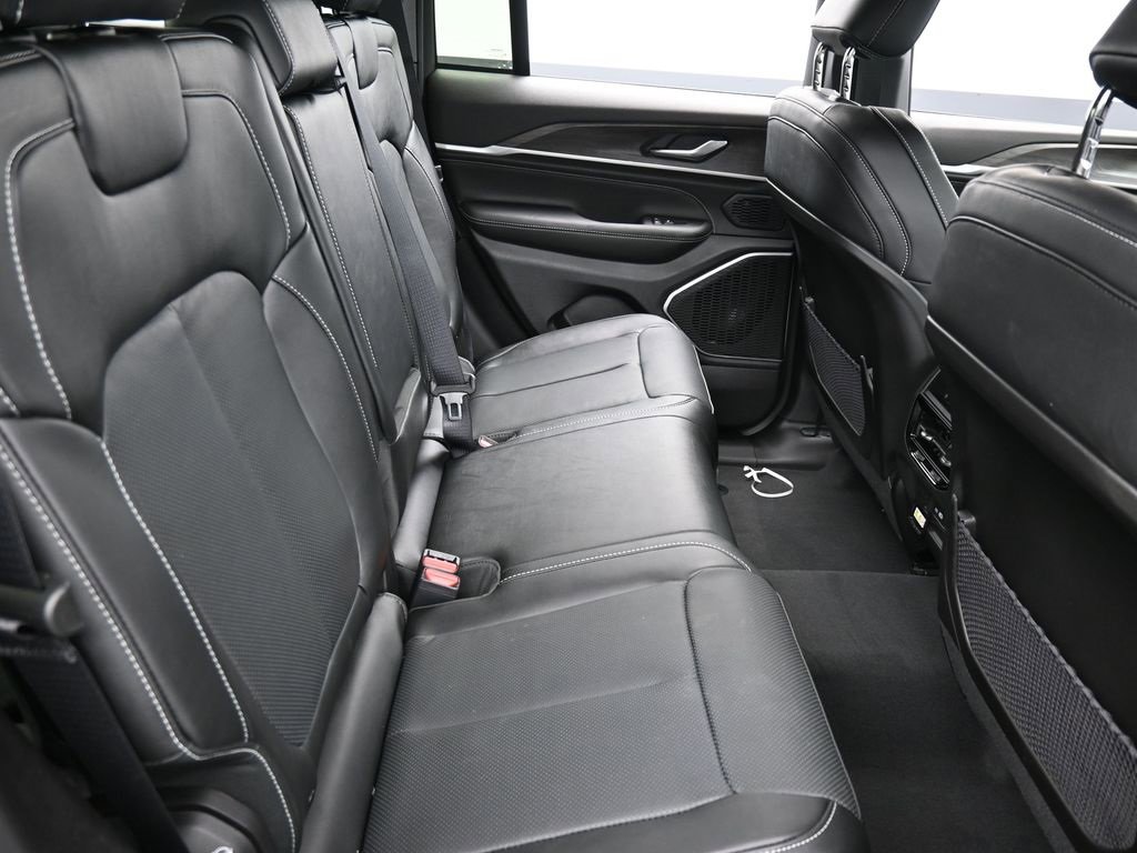 New 2026 Jeep Grand Cherokee Limited image 17