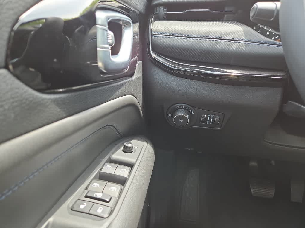 Used 2026 Jeep Compass Limited AWD/4WD image 21