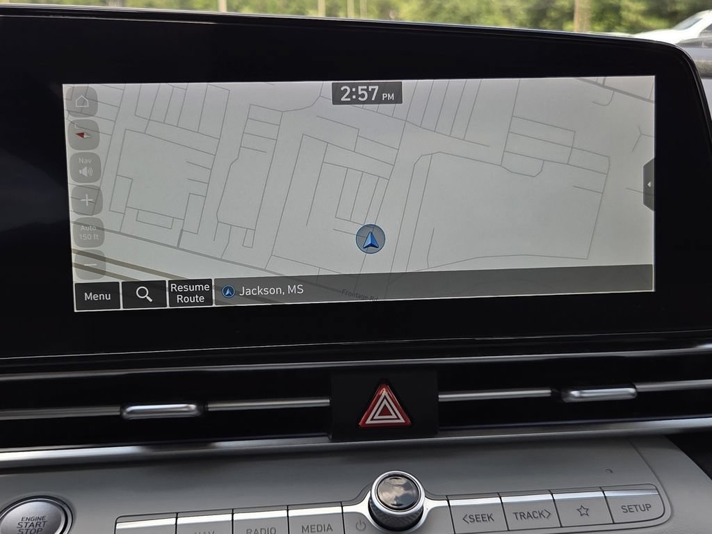 Used 2025 Hyundai Elantra Limited FWD image 9