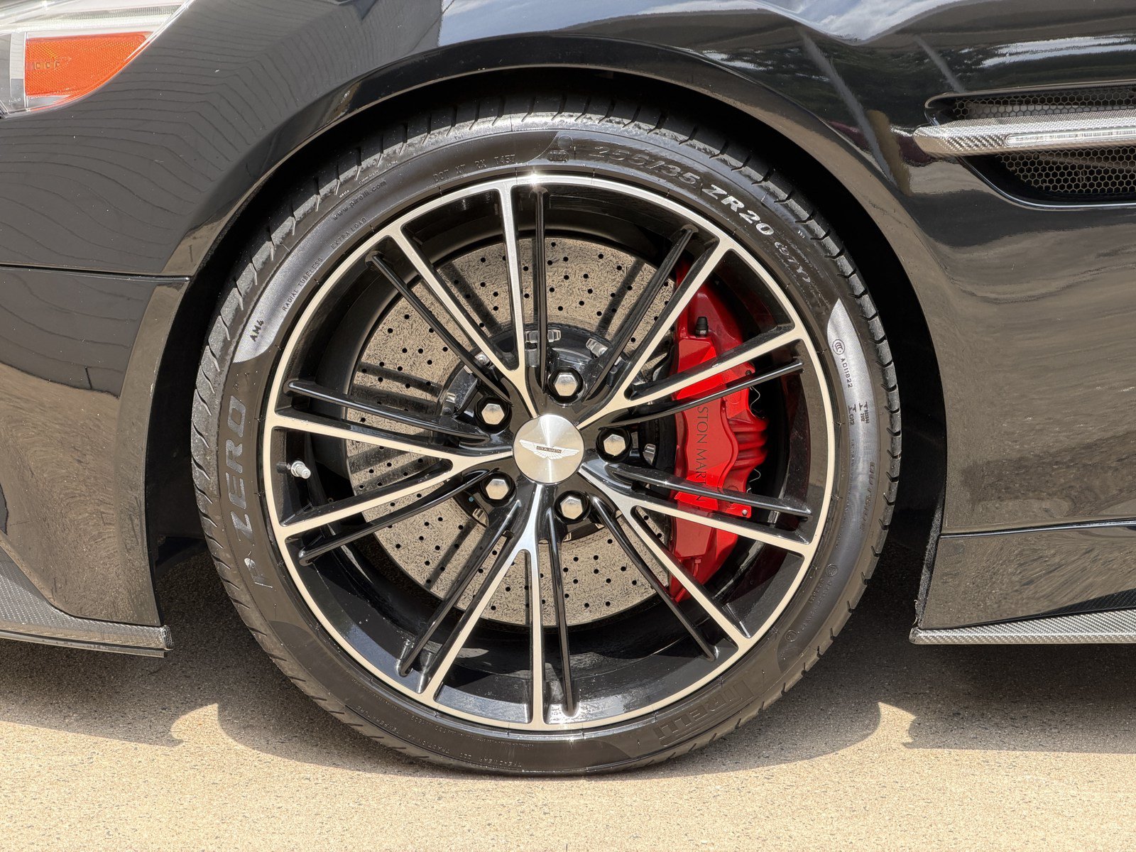 Used 2014 Aston Martin Vanquish Coupe RWD image 4
