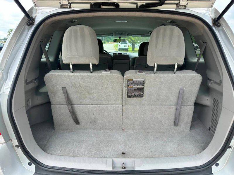Used 2011 Toyota Highlander 2WD w/ Tech Pkg image 15