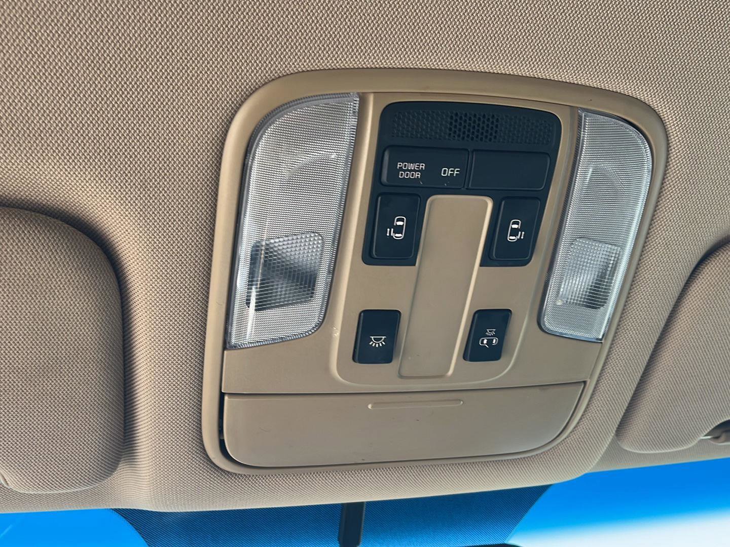 Used 2019 Kia Sedona LX FWD image 17