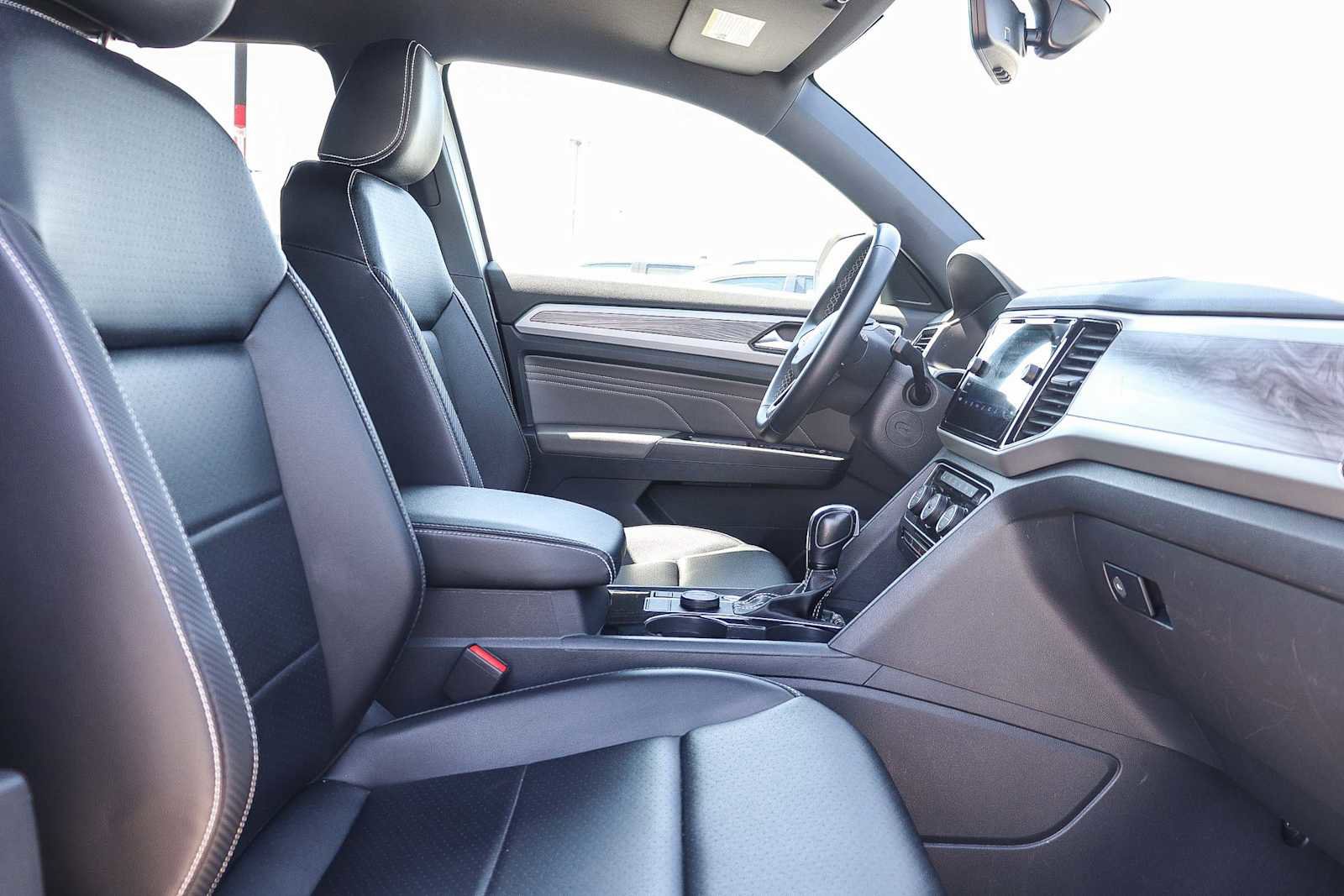 Used 2022 Volkswagen Atlas Cross Sport SE image 15