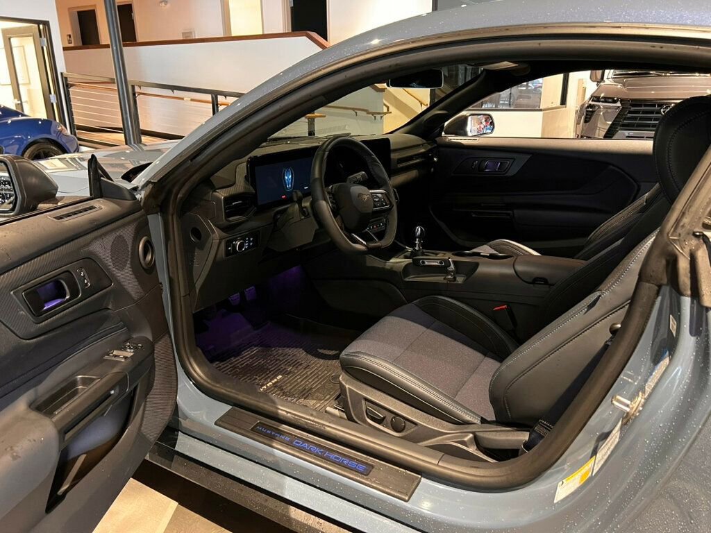 Used 2025 Ford Mustang Dark Horse image 9