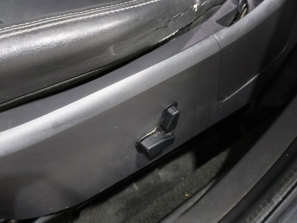 Used 2010 Dodge Avenger R/T image 12