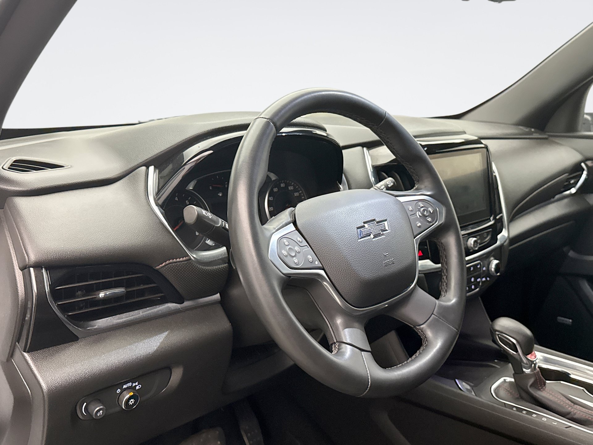 Used 2023 Chevrolet Traverse RS AWD/4WD image 7