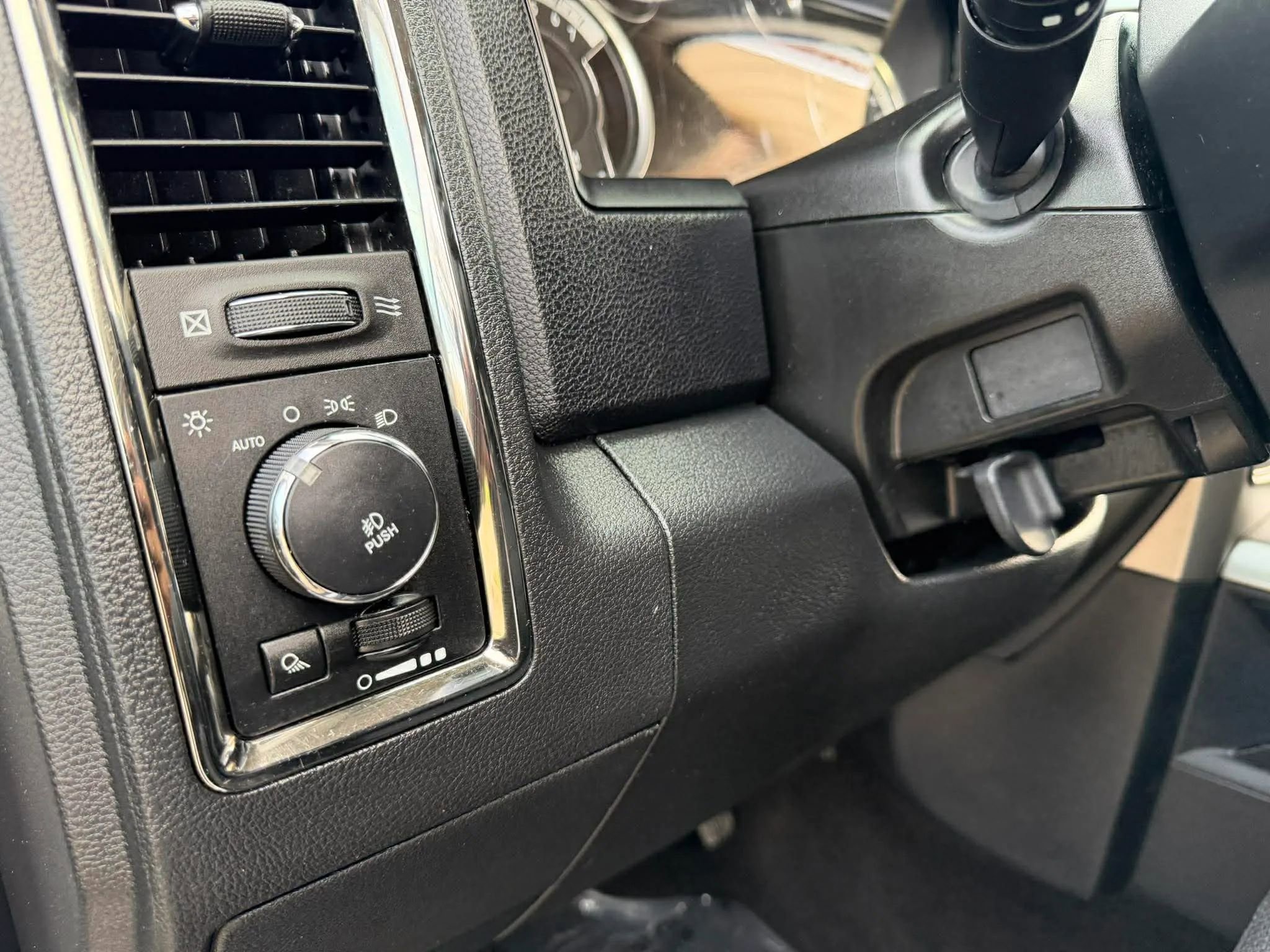 Used 2013 RAM 1500 Sport AWD/4WD image 12