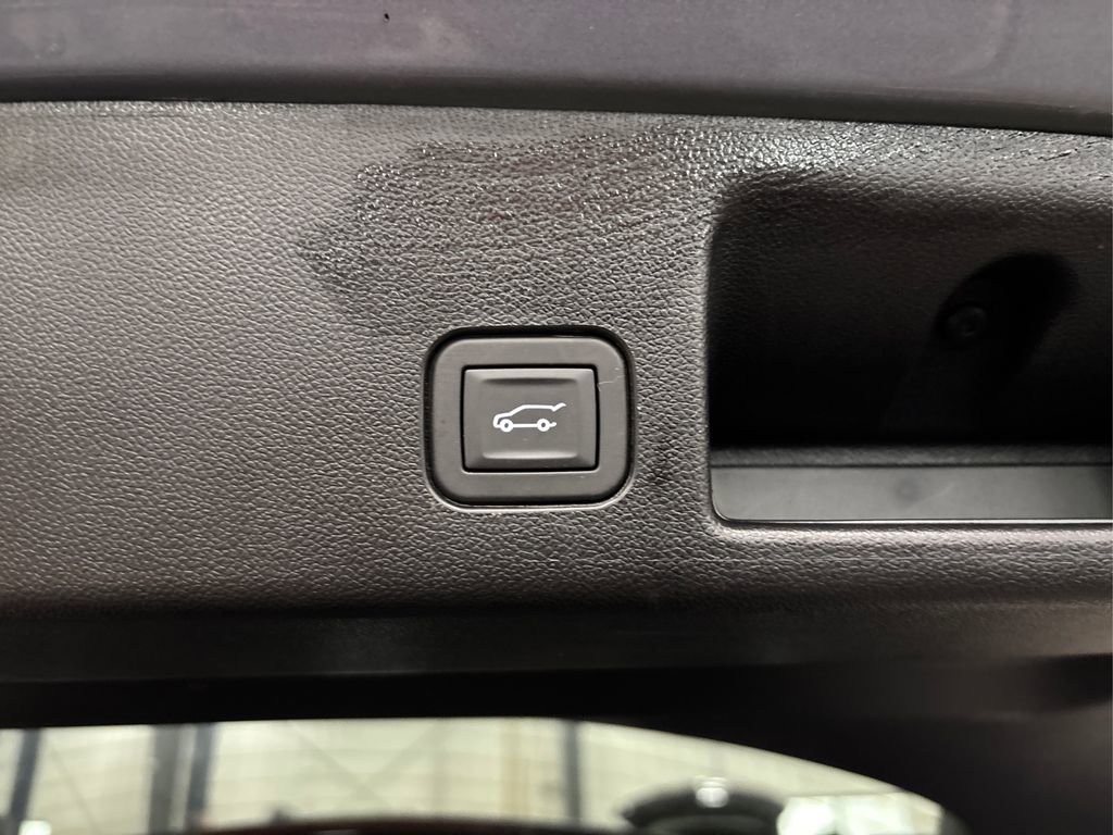 Used 2025 Chevrolet Equinox EV LT image 14