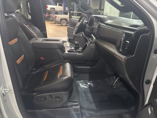 Used 2022 GMC Sierra 1500 AT4 w/ Technology Package AWD/4WD image 38