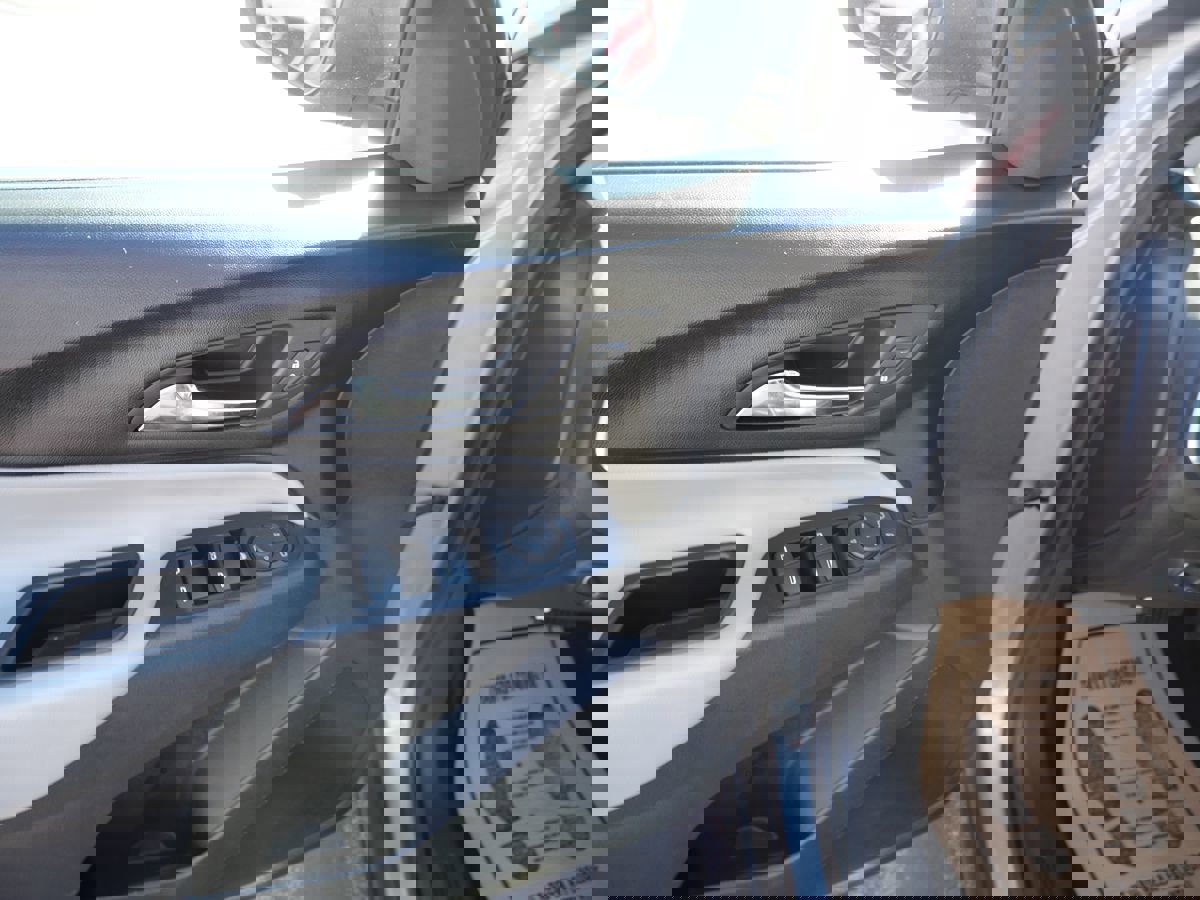 Used 2024 Chevrolet Equinox LS image 16