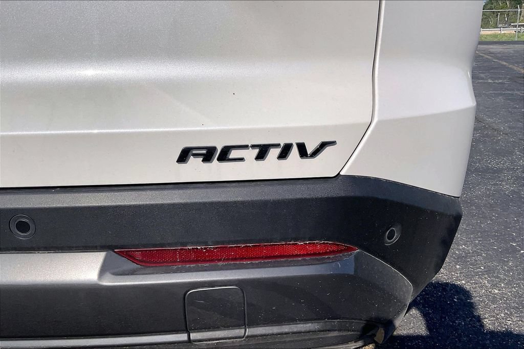 Used 2025 Chevrolet Equinox ACTIV w/ Safety and Technology Package AWD/4WD image 27