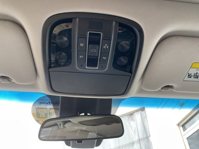 Used 2020 Kia Sorento EX image 19