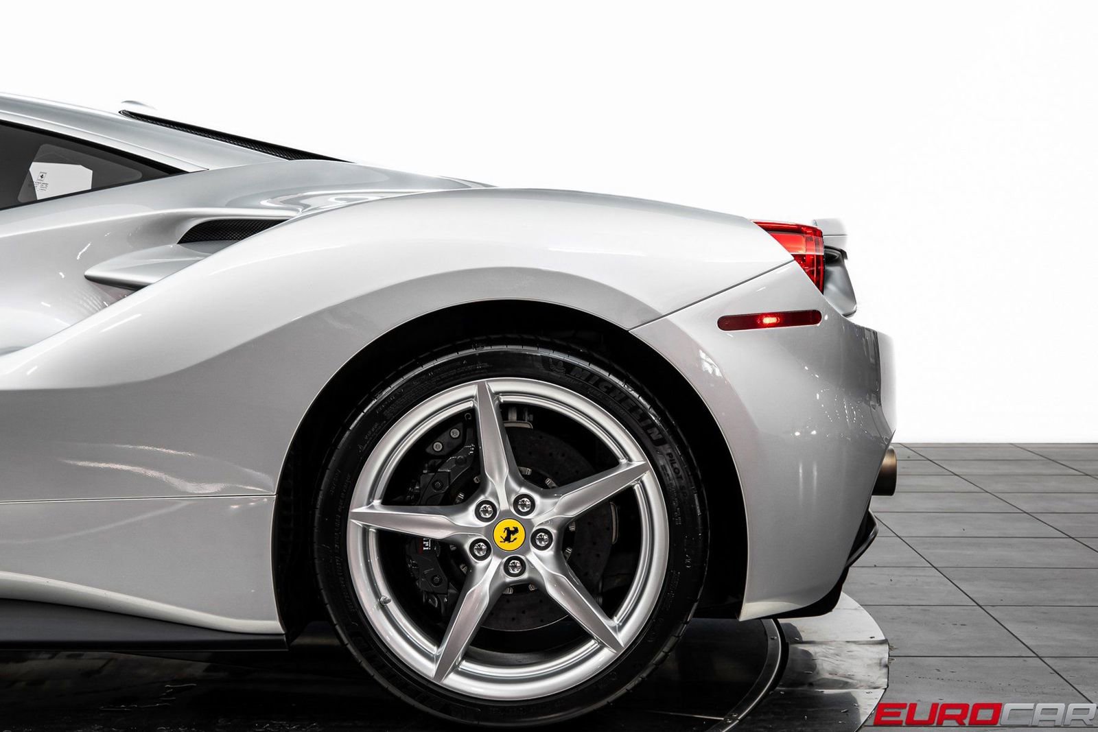 Used 2016 Ferrari 488 GTB image 16