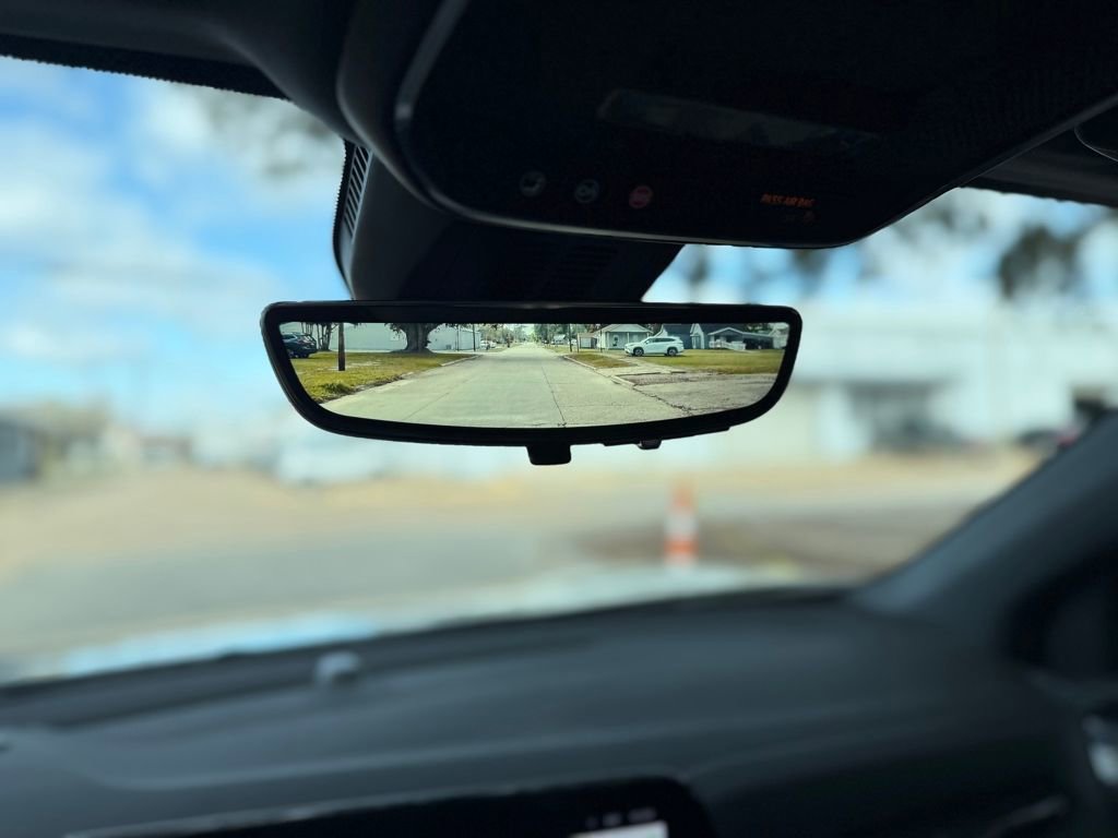 Used 2025 Chevrolet Equinox LT w/ Convenience Package II image 13