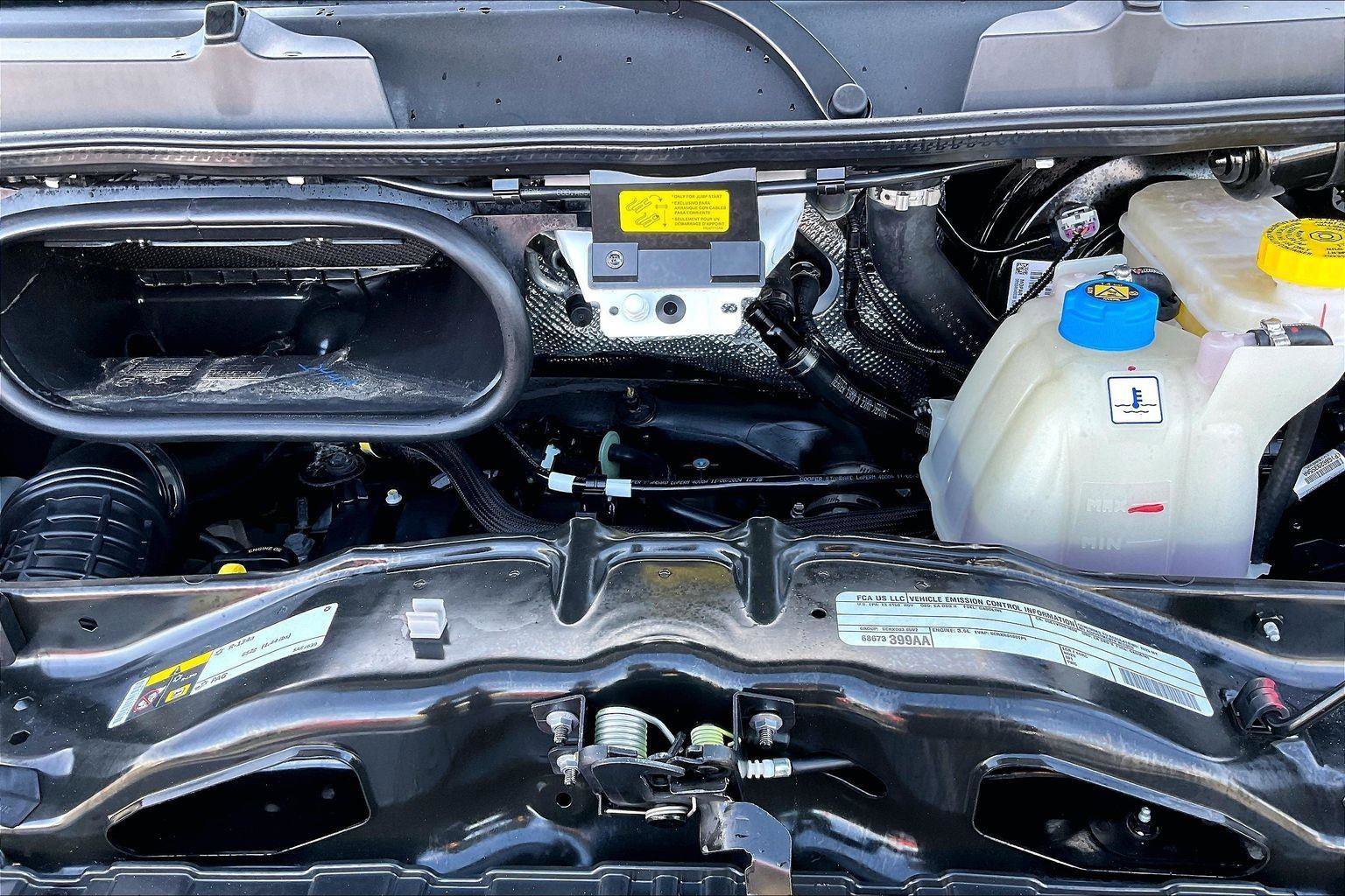 Used 2025 RAM ProMaster 2500 w/ Convenience Group image 11