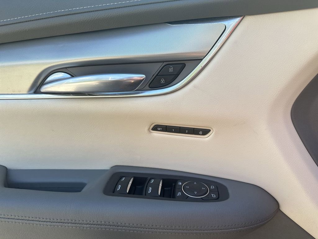 Used 2021 Cadillac XT5 Premium Luxury FWD image 22