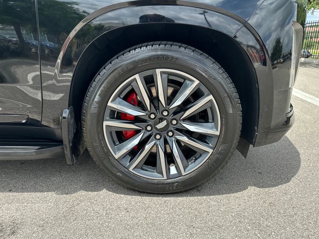 Used 2023 Cadillac Escalade ESV Sport Platinum w/ Heavy-Duty Trailer Package AWD/4WD image 13
