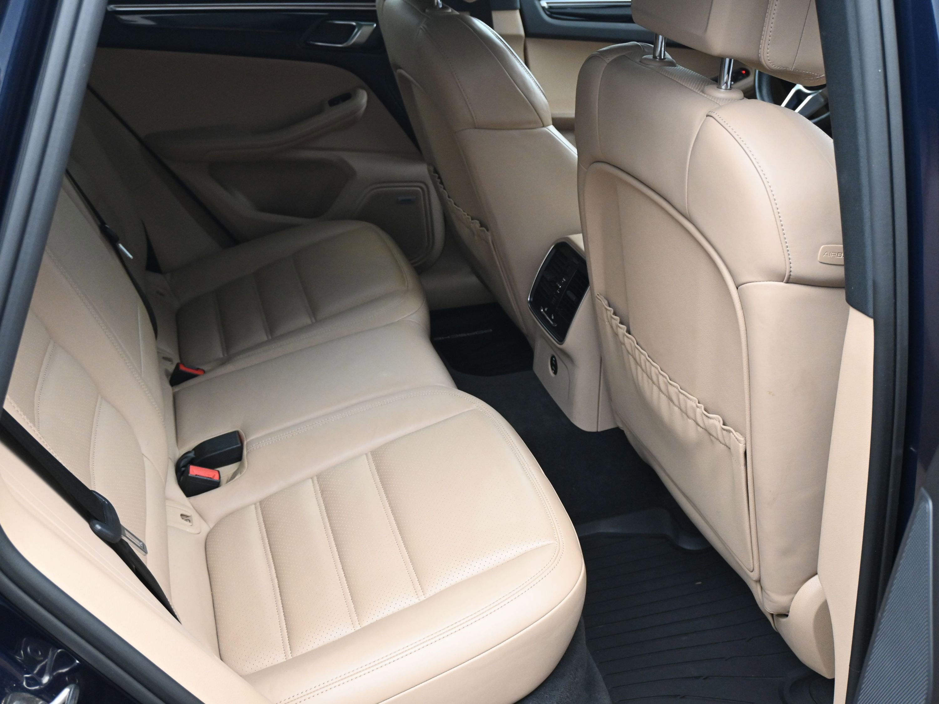 Certified 2020 Porsche Macan S image 10