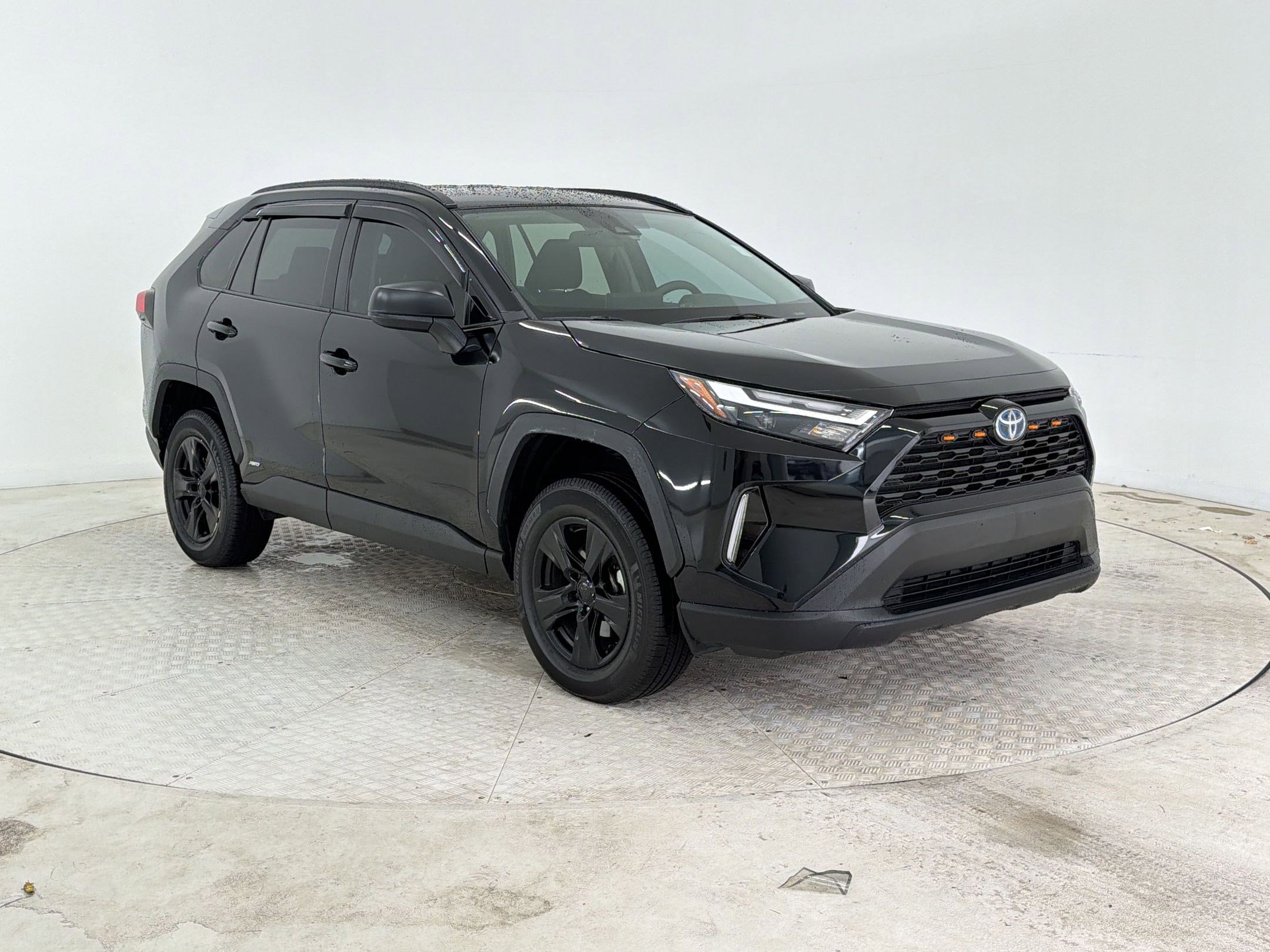 Used 2024 Toyota RAV4 LE AWD/4WD image 7