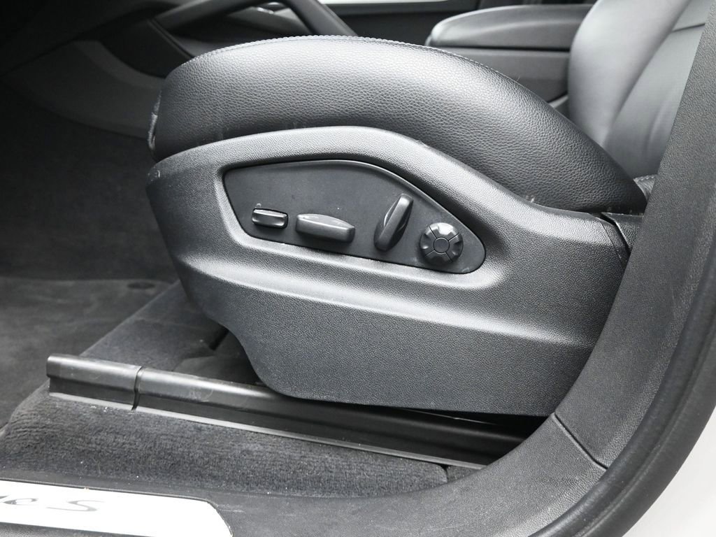 Used 2024 Porsche Cayenne S image 23