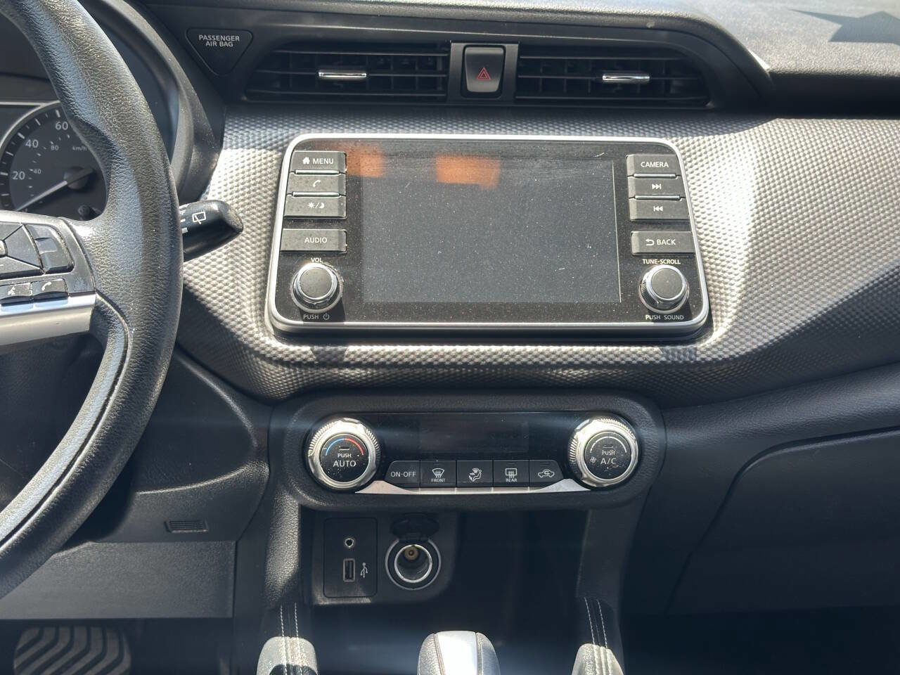 Used 2019 Nissan Kicks SV FWD image 16