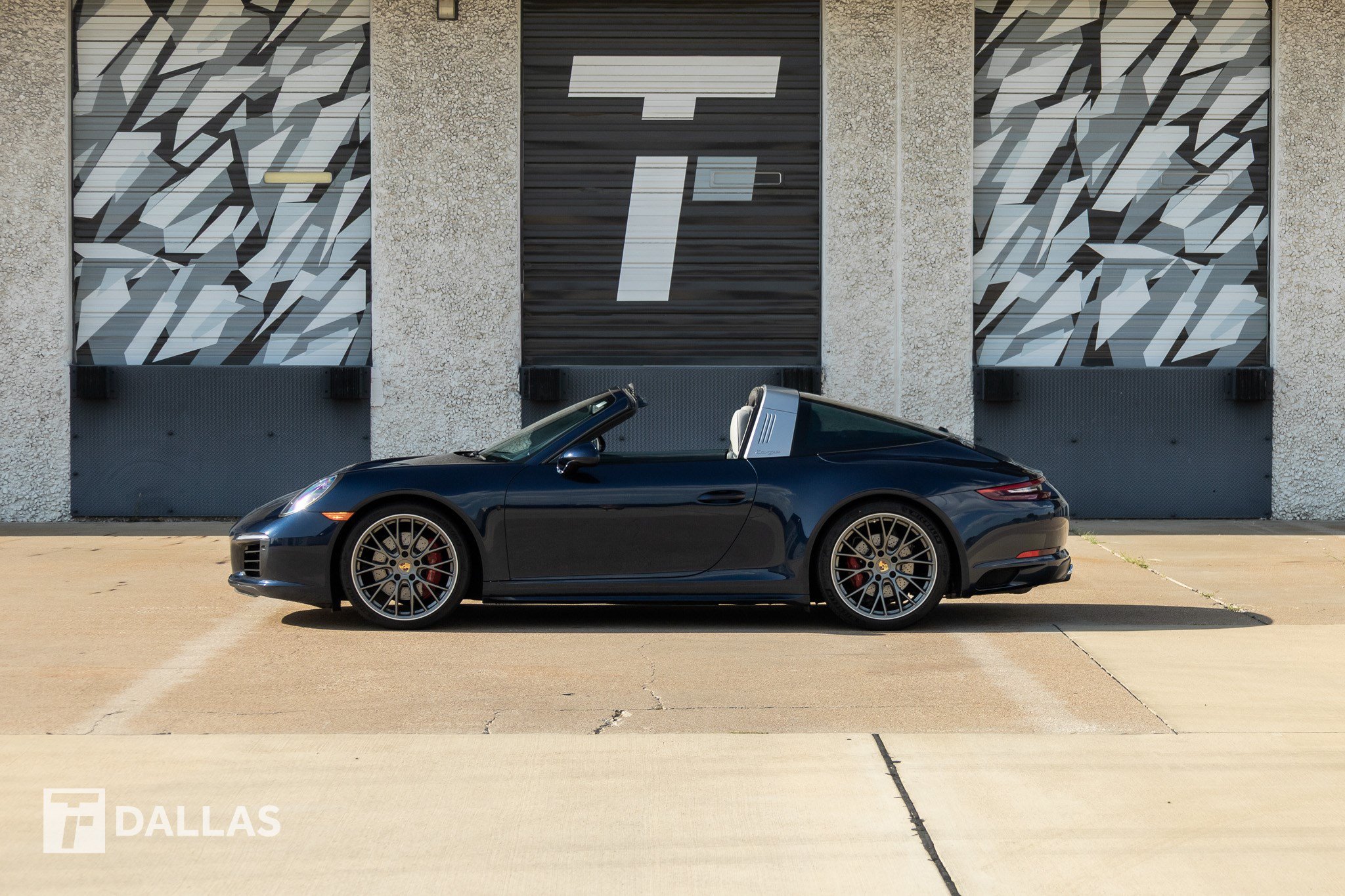 Used 2018 Porsche 911 Targa 4S AWD/4WD image 2