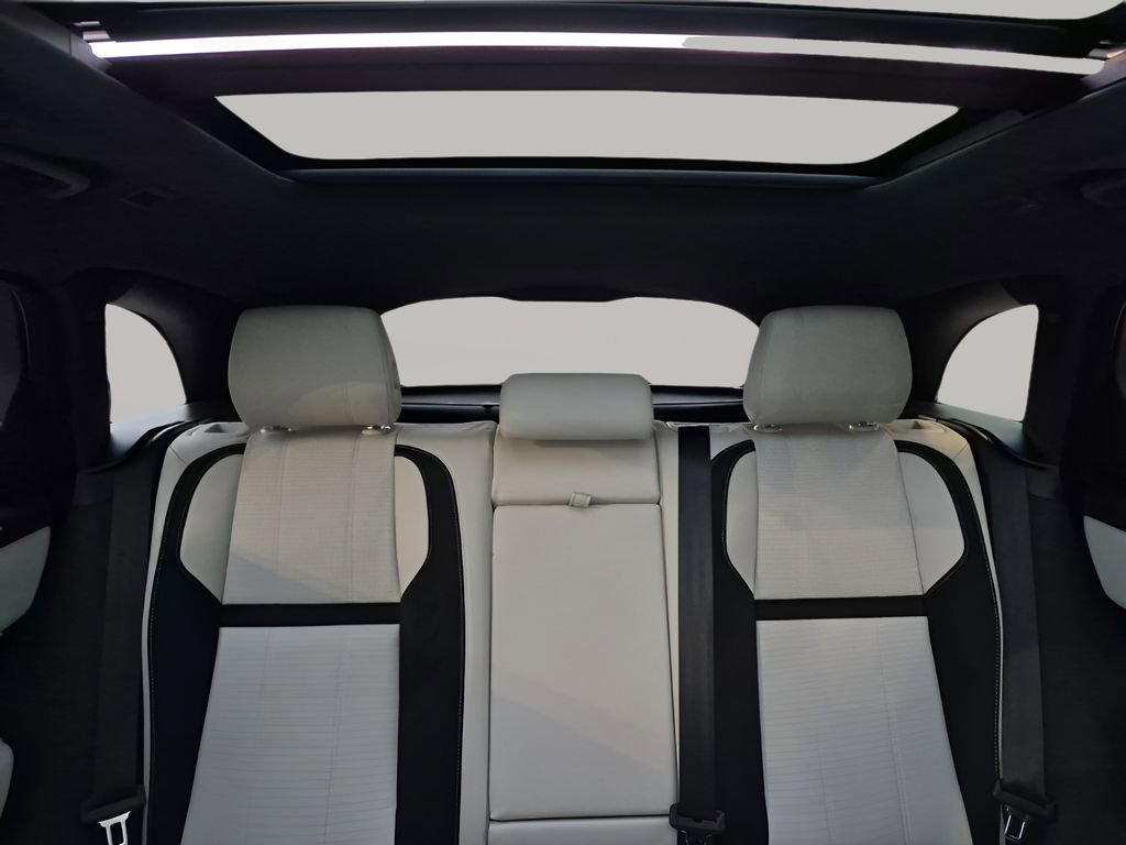 Used 2021 Land Rover Range Rover Velar R-Dynamic S image 43