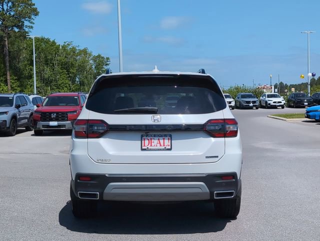 Used 2024 Honda Pilot Touring image 4