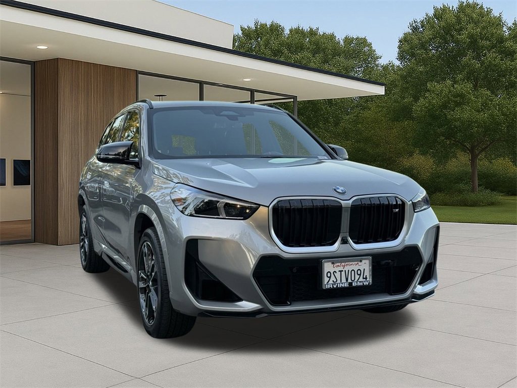 Certified 2025 BMW X1 M35i w/ Premium Package image 4