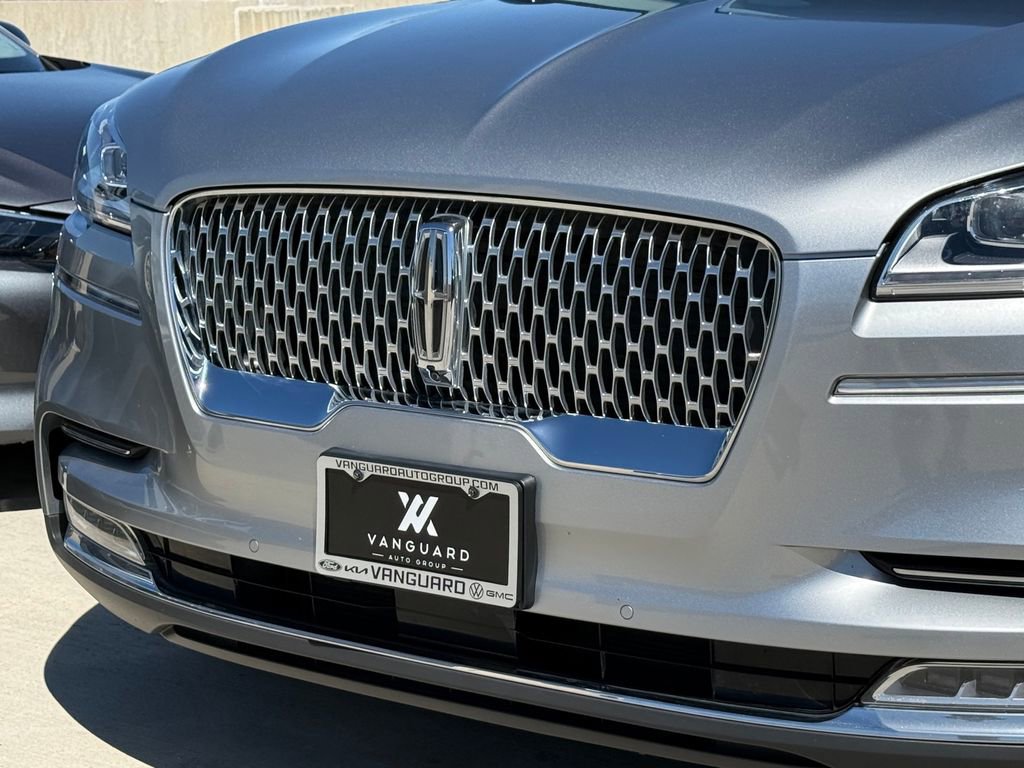 Used 2023 Lincoln Aviator Reserve w/ Equipment Group 201A image 3